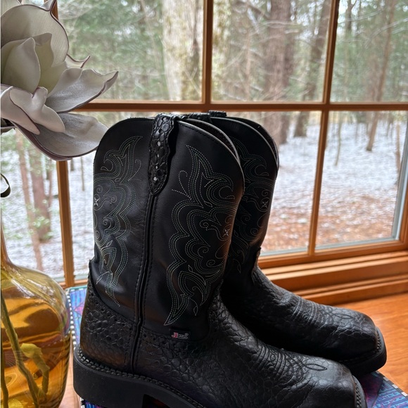 Justin Gypsy Boots Black Leather Cowboy Boots. - Picture 7 of 7
